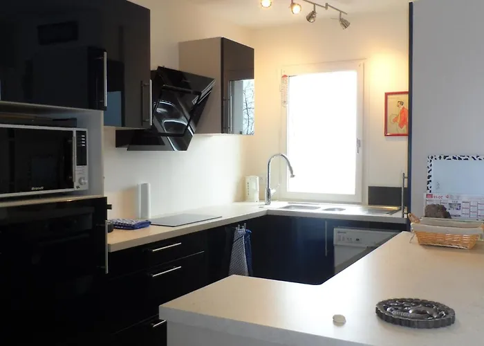 : Moderne 4/5 Pieces, Acces Plage, 8 Pers, Jardin Et Terrasse, Parking, Wifi - Fr-1-487-304