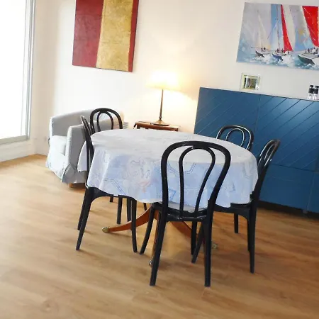 : Moderne 4/5 Pieces, Acces Plage, 8 Pers, Jardin Et Terrasse, Parking, Wifi - Fr-1-487-304 Apartment