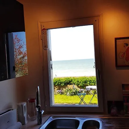 Apartment : Moderne 4/5 Pieces, Acces Plage, 8 Pers, Jardin Et Terrasse, Parking, Wifi - Fr-1-487-304 Cabourg