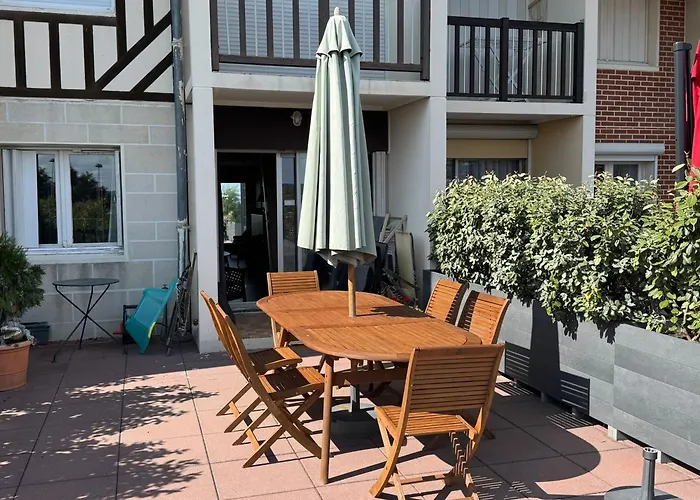 Appartamento : Moderne 4/5 Pièces, Accès Plage, 8 Pers, Jardin Et Terrasse, Parking, Wifi - Fr-1-487-304 Cabourg