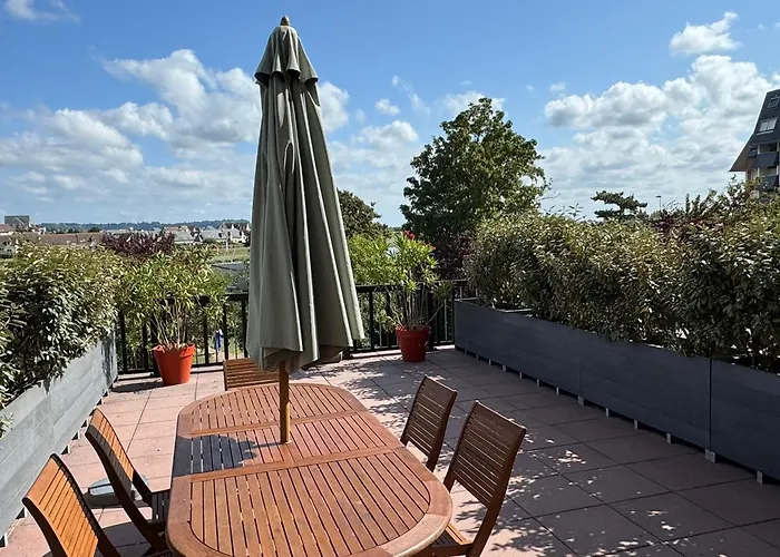 Appartement : Moderne 4/5 Pieces, Acces Plage, 8 Pers, Jardin Et Terrasse, Parking, Wifi - Fr-1-487-304 Cabourg